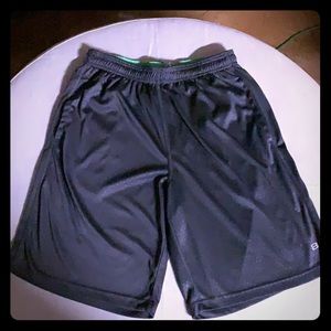 Basketball style gym shorts w/ pockets